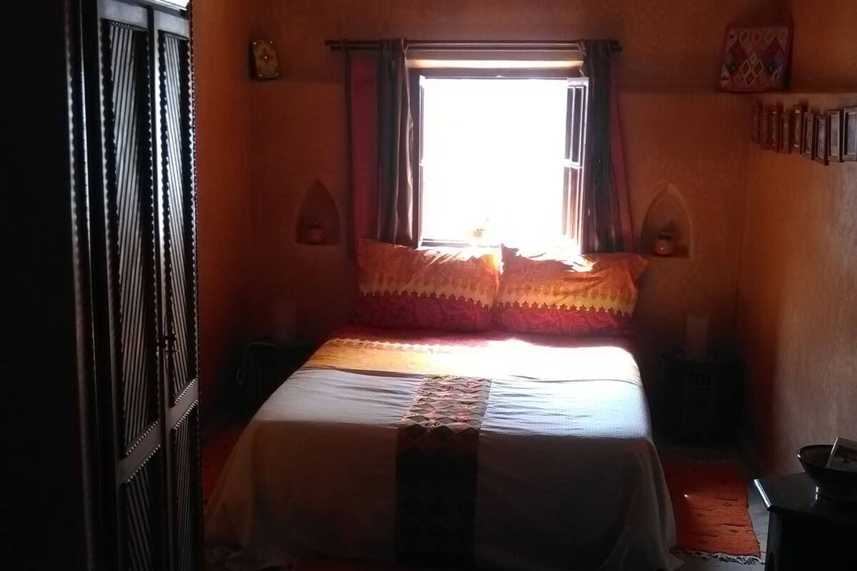 Chambre Standard | Lit d’appoint (supplément), accès au Wi-Fi (inclus), ameublement unique