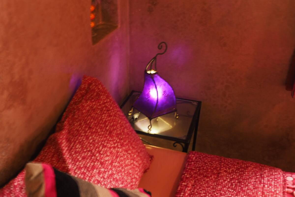 Chambre classique | Lit d’appoint (supplément), accès au Wi-Fi (inclus), ameublement unique