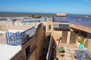 Phòng phong cách cổ điển | Quang cảnh ban công