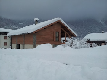 Le chalet en hiver