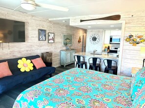 Iron/ironing board, free WiFi, bed sheets