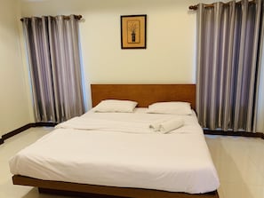 Biệt thự Exclusive | Trang trí khác biệt, trang bị nội thất với thiết kế riêng biệt, bàn 