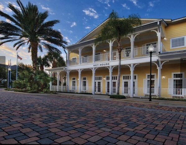 المنشأة من الخارج