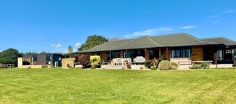 Peaceful Farm Stay near Auckland with Spa Pool