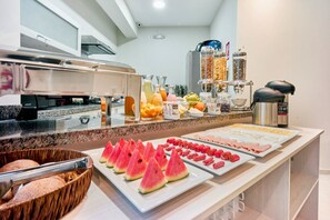 Free daily buffet breakfast