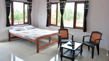 Comfort Single Room | Iron/ironing board