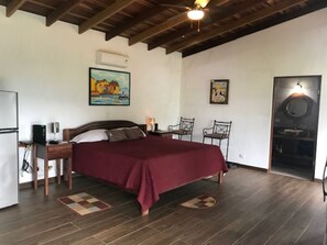 1 slaapkamer, een bureau, gratis wifi