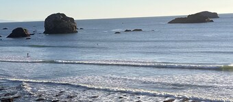 Oceanfront, Amazing Sunsets, Whales, Surfing, Biking, Short walk to beach