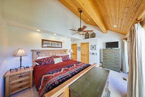 3 bedrooms, iron/ironing board, free WiFi, bed sheets - Park City Condo: Spacious Private Retreat for 6+. On Free Bus Line. (Park City)