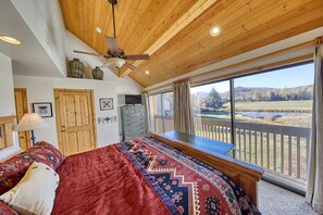 3 bedrooms, iron/ironing board, free WiFi, bed sheets - Park City Condo: Spacious Private Retreat for 6+. On Free Bus Line. (Park City)