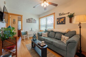 Smart TV - Find your Happy Place at our Country Cottage!! (Christiansburg)