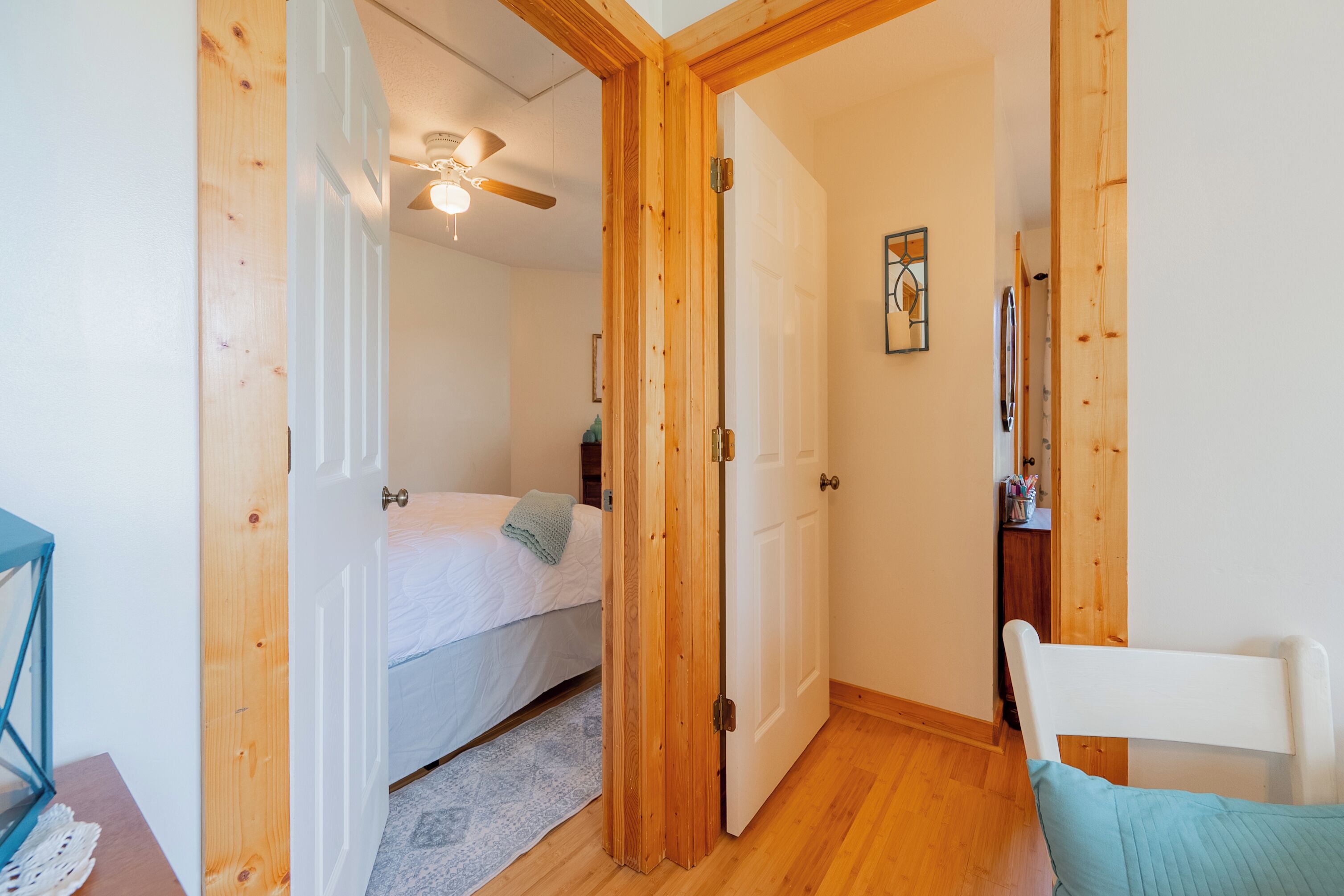 2 bedrooms, desk, free WiFi, bed sheets