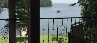 "Sha-dieu LLC", TOLEDO BEND LUXUS WATERFRONT HOME, südlich von Texas