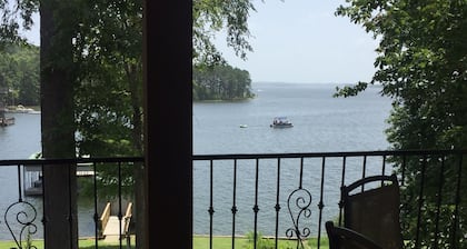 "Sha-dieu LLC" TOLEDO BEND LUJOSA CASA FRENTE AL MAR, lado sureste de Texas