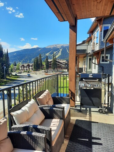 Casa Corea at Echo Landing, 2 bedroom, 2 bathroom townhome, private garage, BBQ