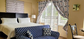 Iron/ironing board, WiFi, bed sheets, wheelchair access