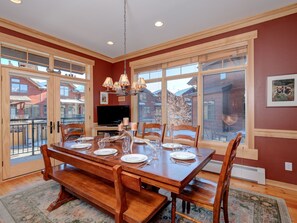 Dining - Big Sky Vacation Rentals: SP Club Condo 22 (Big Sky)