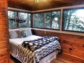 4 slaapkamers, een kluis op de kamer, een bureau, wifi