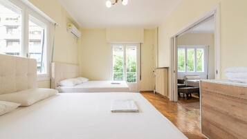 4 slaapkamers, een strijkplank/strijkijzer, wifi, beddengoed