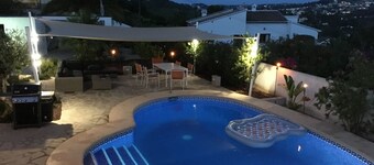 Elegante villa moderna en Javea