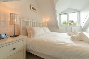 3 bedrooms, iron/ironing board, WiFi, bed sheets - A Grade II listed, three-storey cottage that's been tastefully refurbished. (Lelant)