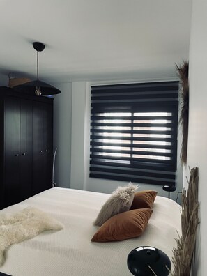 1 soverom, strykejern/-brett, internettilgang og sengetøy