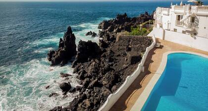 Ocean shore apartment