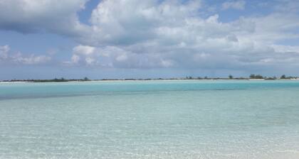 Island Retreat Near Tropic of Cancer Beach
