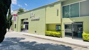 Front of property - Hotel Alameda de San Jose Iturbide (San José Iturbide)
