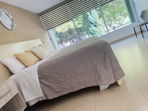 Luxury Room, 1 King Bed | Desk, laptop workspace, blackout drapes, iron/ironing board