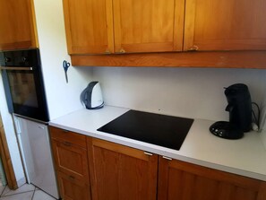 Réfrigérateur, micro-ondes, four, lave-vaisselle