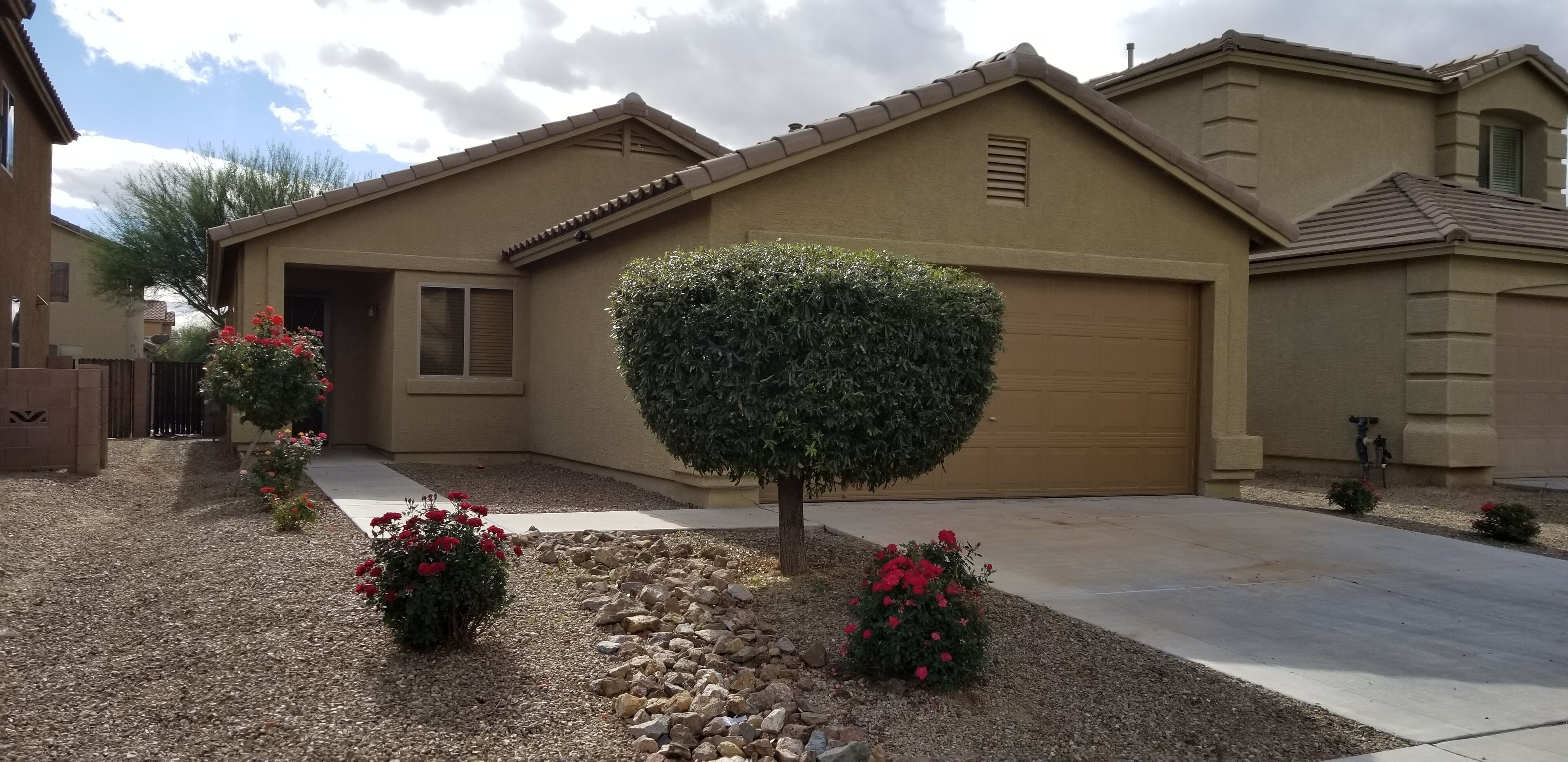 The Chase House, near shopping and restaurants in Sahuarita/Green Valley area.