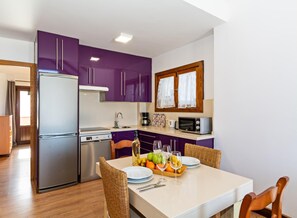 Fridge, microwave, dishwasher, coffee/tea maker