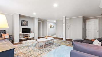 TV connectée, livres, chaßne hi-fi