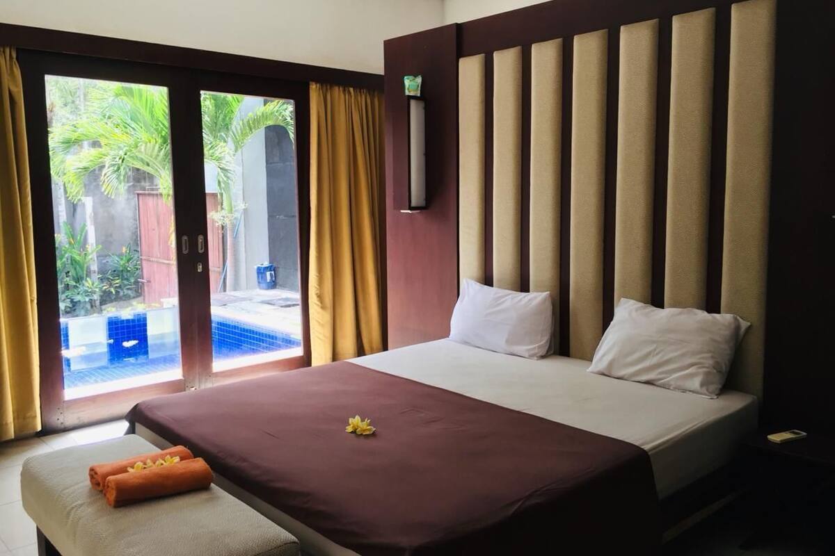 In-room safe, blackout curtains, iron/ironing board, free WiFi