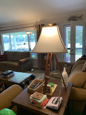 Smart TV, fireplace, DVD player, books