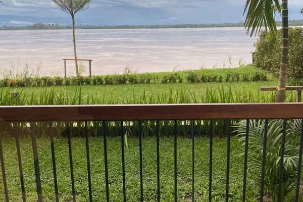 Habitación con 1 cama doble o 2 individuales, vistas al río, planta baja | Terraza o patio