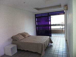3 bedrooms, iron/ironing board, bed sheets