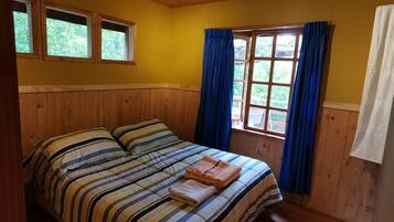 2 bedrooms, bed sheets