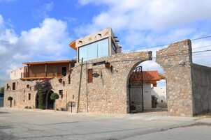 Fachada de la propiedad