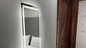 Habitación Confort, vista al jardín | Ropa de cama de alta calidad, edredón y camas con pillow-top