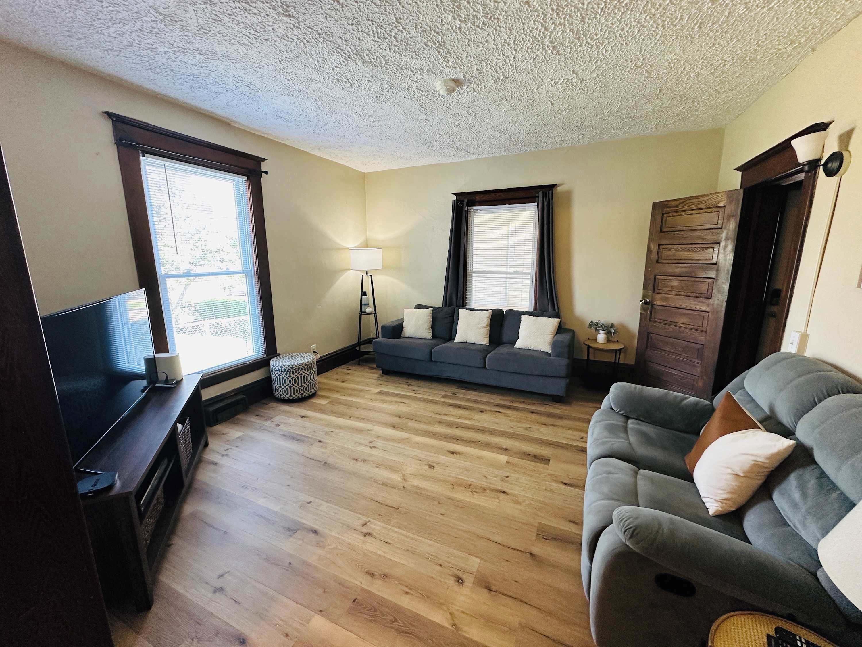 TV, DVD player, offices