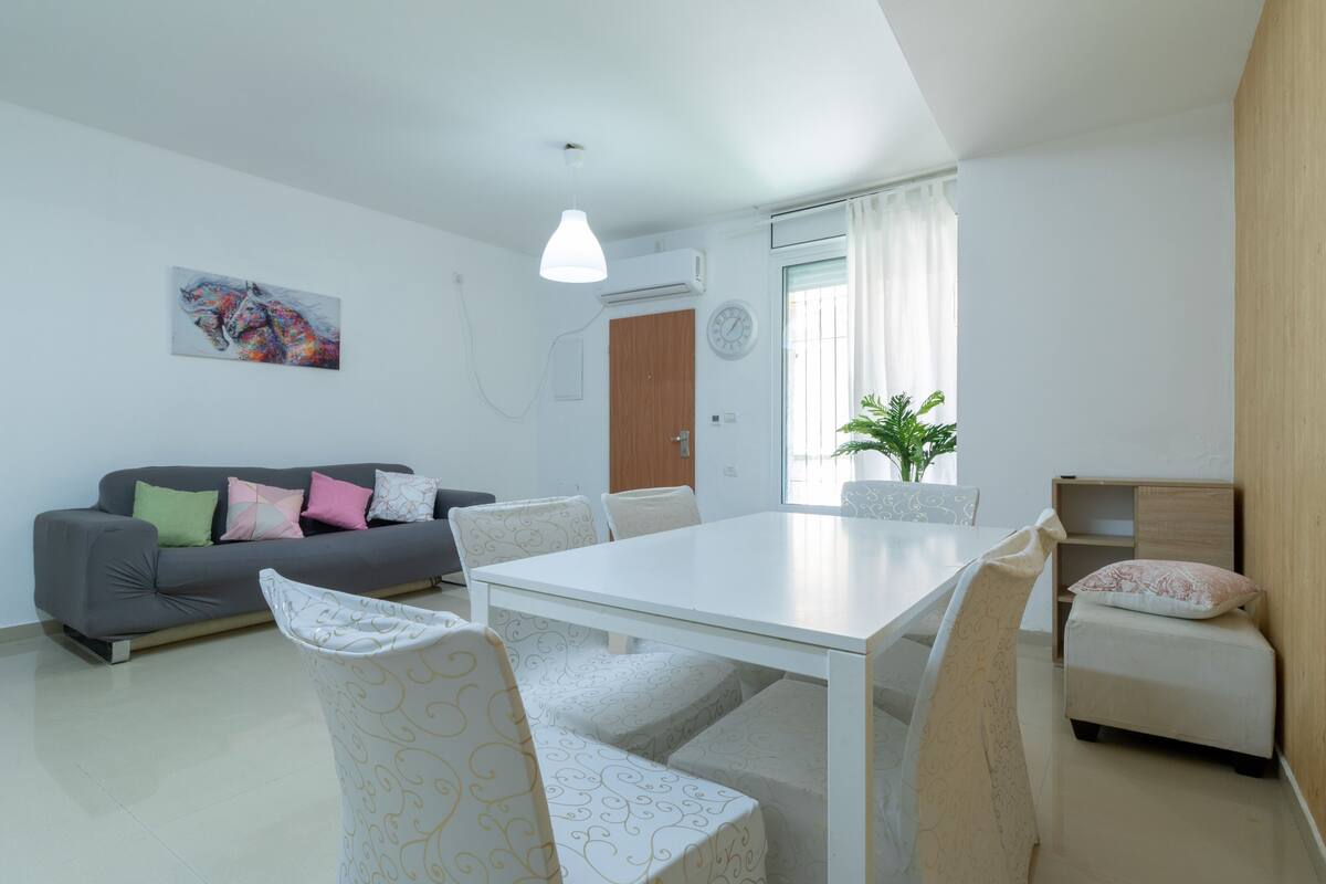 Iron/ironing board (on request), cribs (free), WiFi (free), bed sheets