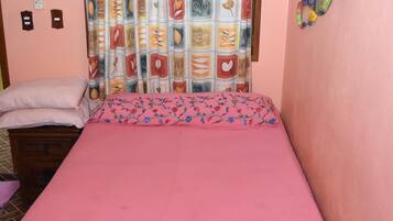 1 bedroom, free internet, bed sheets