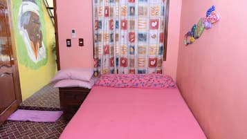 1 bedroom, free internet, bed sheets