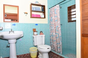 Towels, soap, shampoo - Cancun Guest House 1 (Cancún)