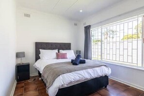 4 室のベッドルーム、アイロン / アイロン台、WiFi、ベッドシーツ