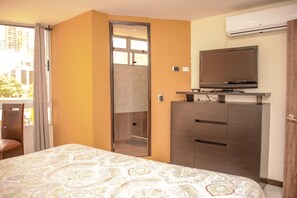 3 bedrooms, desk, iron/ironing board, WiFi