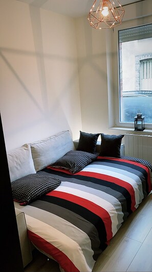 1 bedroom, WiFi, bed sheets