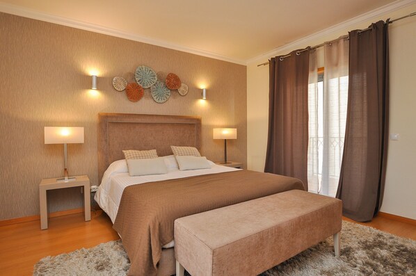 2 chambres, fer et planche Ă repasser, Wi-Fi gratuit, draps fournis
